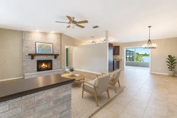 715 S LAKESIDE TER, Eagle Lake, FL 33839