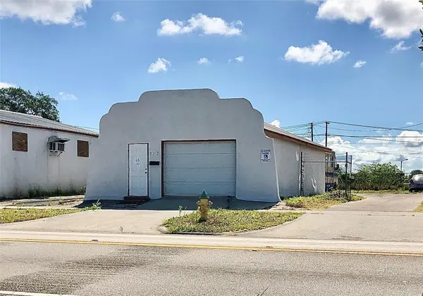712 N RIDGEWOOD DR, Sebring, FL 33870