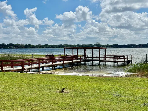333 LAKE HOWARD DR NW #304B, Winter Haven, FL 33880
