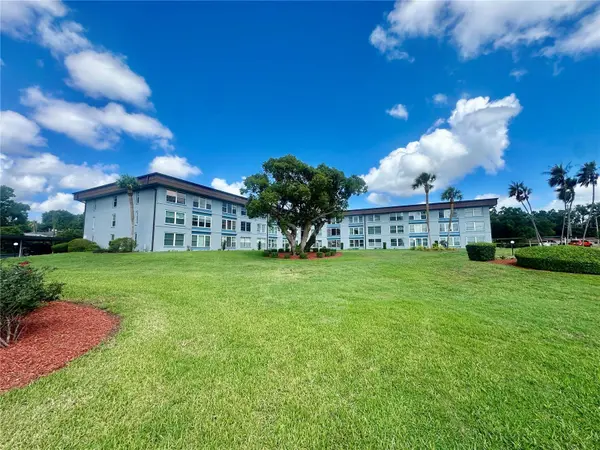 333 LAKE HOWARD DR NW #304B, Winter Haven, FL 33880