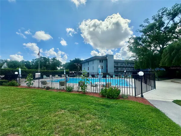333 LAKE HOWARD DR NW #304B, Winter Haven, FL 33880