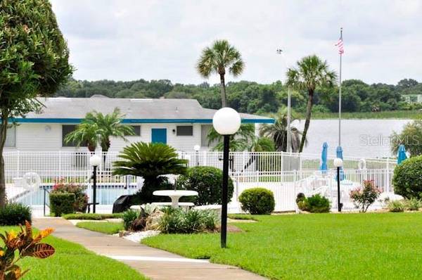 1600 W LAKE PARKER DR #B4, Lakeland, FL 33805