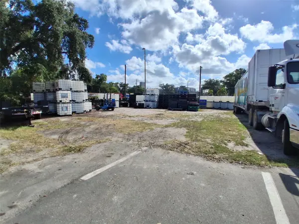 7001 CAUSEWAY BLVD, Tampa, FL 33619