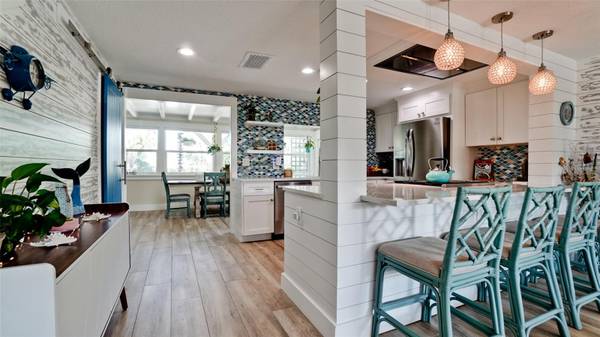 522 68TH ST, Holmes Beach, FL 34217