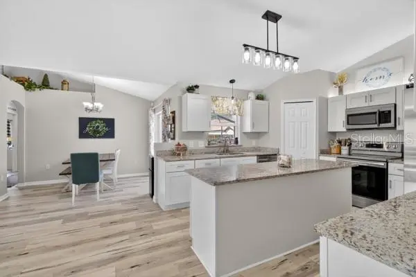 3857 SLEEPY HILL OAKS LOOP, Lakeland, FL 33810