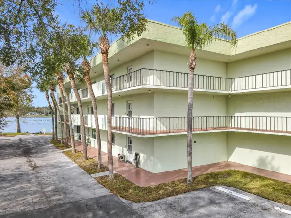 1130 N LAKE PARKER AVE #A302, Lakeland, FL 33805