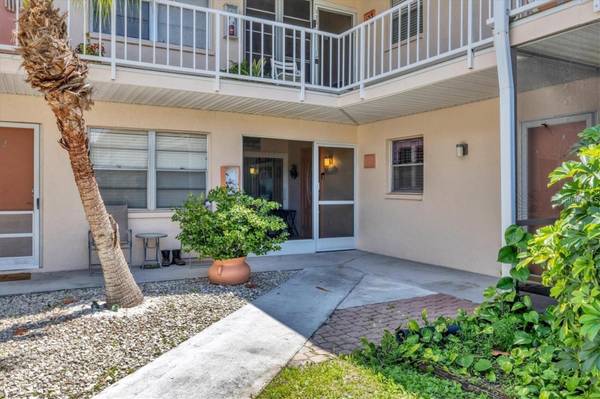 460 BASE AVE E #113, Venice, FL 34285