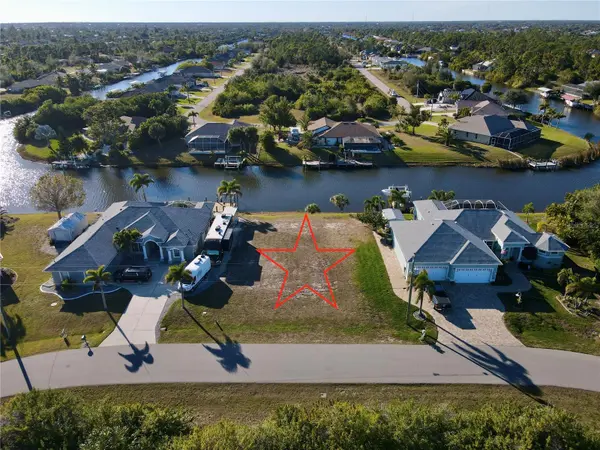 15666 APPLEWHITE CIR, Port Charlotte, FL 33981