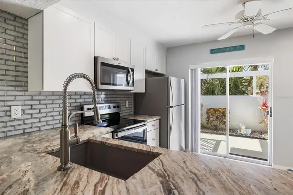 276 CERROMAR WAY S #60, Venice, FL 34293