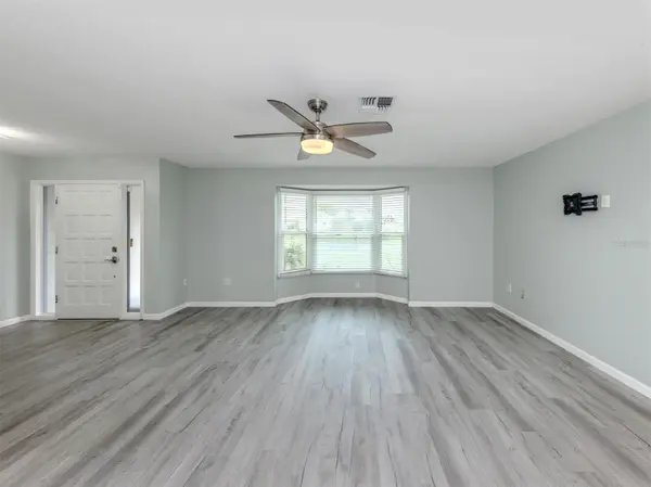 1053 DERIAN PL, Nokomis, FL 34275