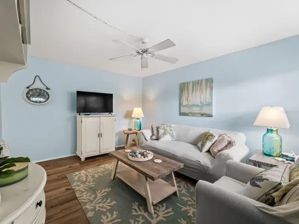 210 PARK BLVD N #122, Venice, FL 34285