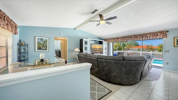 723 PORTIA ST N, Nokomis, FL 34275