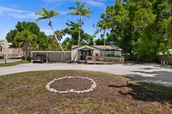 109 LAUREL RD E, Nokomis, FL 34275