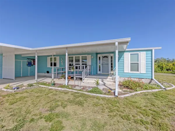 592 PORTSIDE DR, North Port, FL 34287