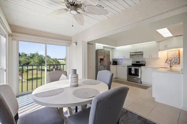 801 MONTROSE DR #202, Venice, FL 34293