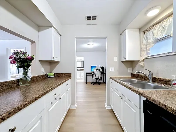 5507 FOUNTAIN LAKE CIR #B206, Bradenton, FL 34207