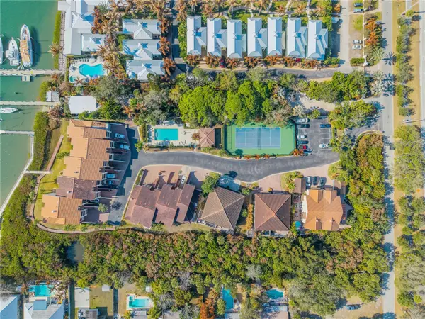 135 MARINA BAY DR, New Smyrna Beach, FL 32169
