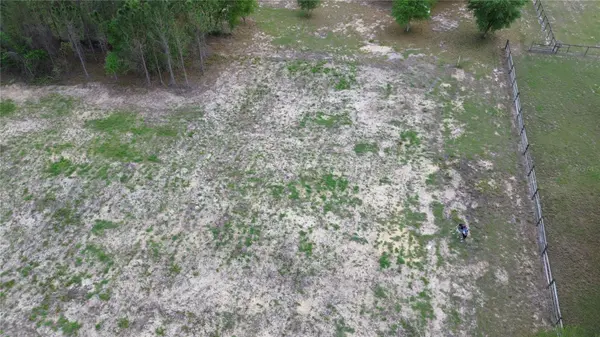 16865 SE 27TH PLACE RD, Ocklawaha, FL 32179