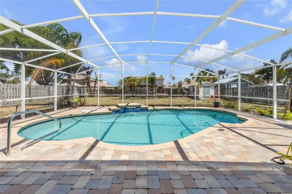 10 CUNNINGHAM DR, New Smyrna Beach, FL 32168