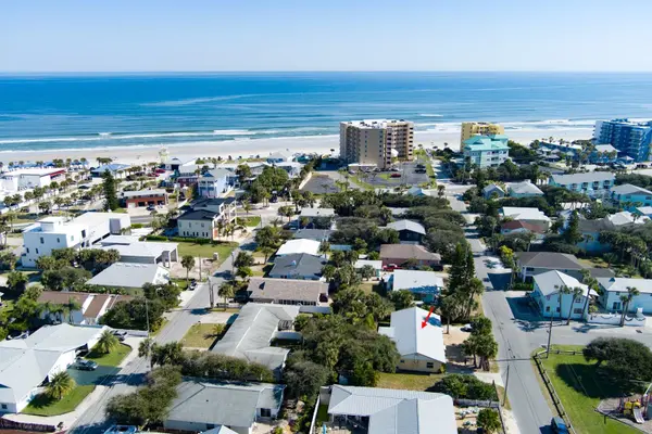712-714 OAKWOOD AVE, New Smyrna Beach, FL 32169