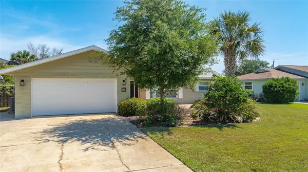 40 CUNNINGHAM DR, New Smyrna Beach, FL 32168