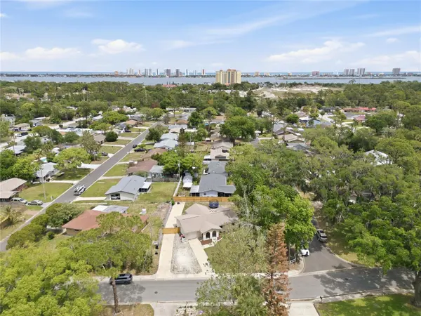 2861 W OAK LEA DR, South Daytona, FL 32119