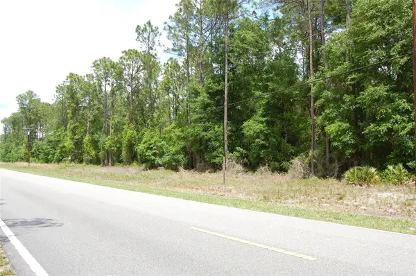 859 W RIVER RD, Palatka, FL 32177