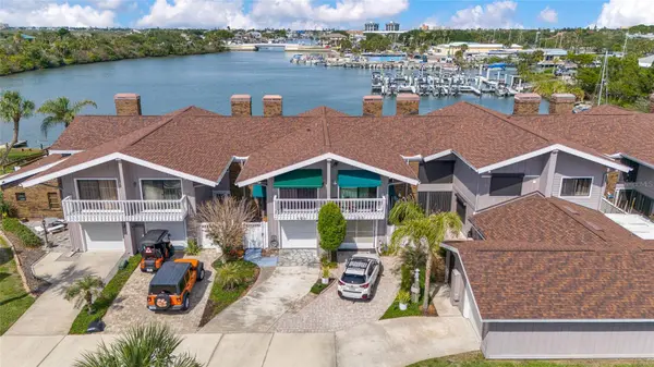 121 LAGOON CT, New Smyrna Beach, FL 32169