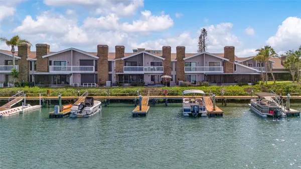 121 LAGOON CT, New Smyrna Beach, FL 32169