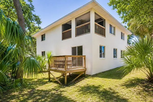 601 E 2ND AVE, New Smyrna Beach, FL 32169