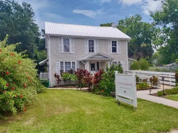 317 N ORANGE ST, New Smyrna Beach, FL 32168