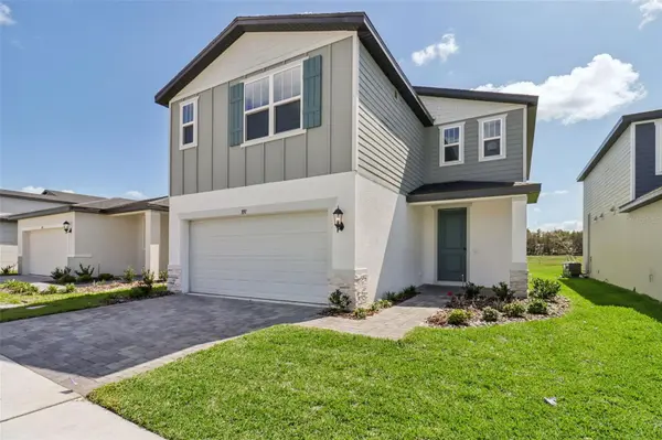 891 SUNSHOWER DR, Lady Lake, FL 32159