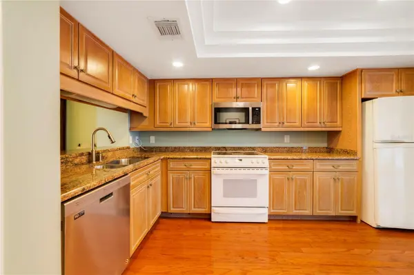 1055 KENSINGTON PARK DR #812, Altamonte Springs, FL 32714