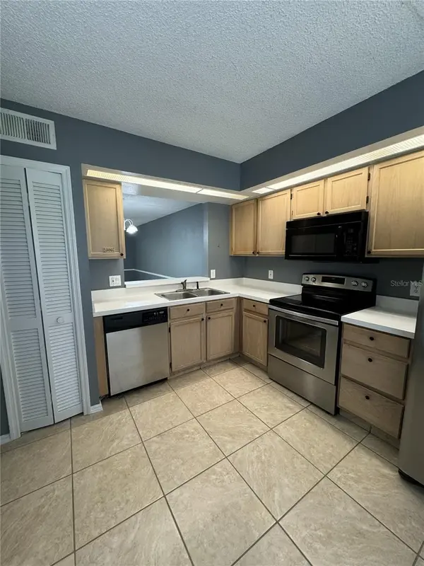 13815 TIMBERLAND DR #103, Orlando, FL 32824