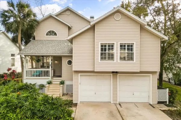 227 RIVER VILLAGE DR, Debary, FL 32713