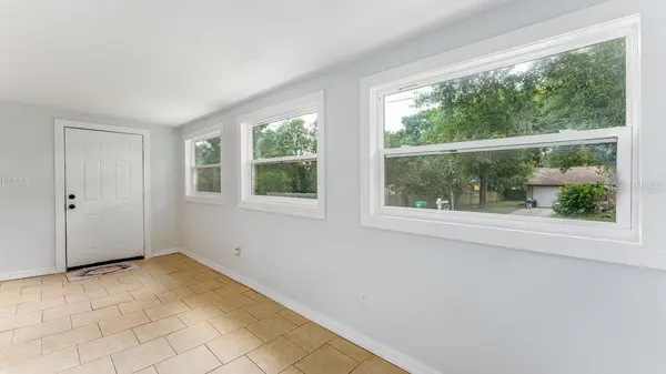 912 E CAROLINA AVE, Deland, FL 32724