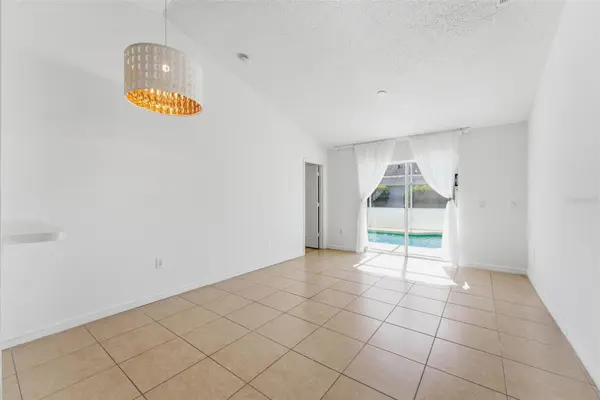 1043 SOARING EAGLE LN, Kissimmee, FL 34746