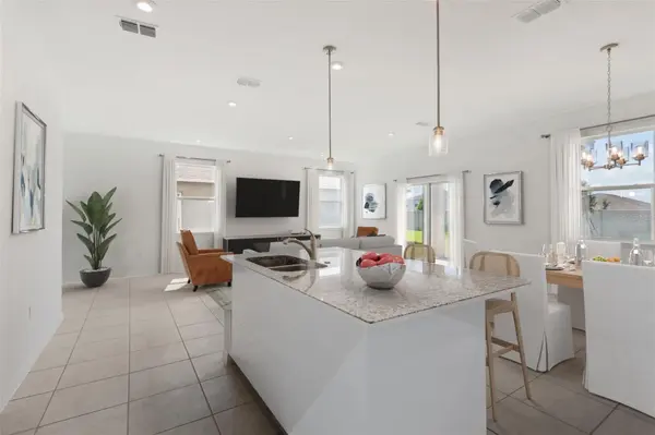 777 CASTLEFORD AVE NE, Palm Bay, FL 32905