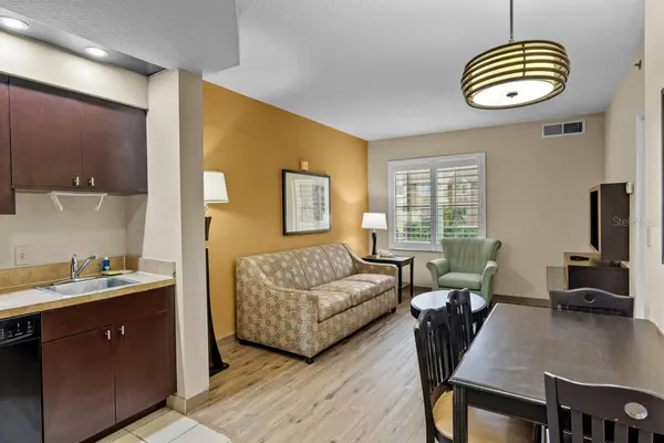 7601 CANADA AVE #221, Orlando, FL 32819