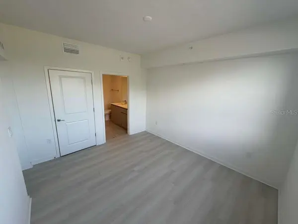 5587 MILLENIA PARK BLVD #404, Orlando, FL 32839