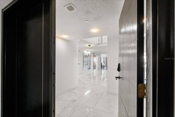 530 E CENTRAL BLVD #1901, Orlando, FL 32801