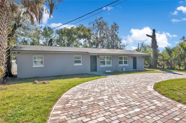 1544 N HIGHLAND ST, Mount Dora, FL 32757