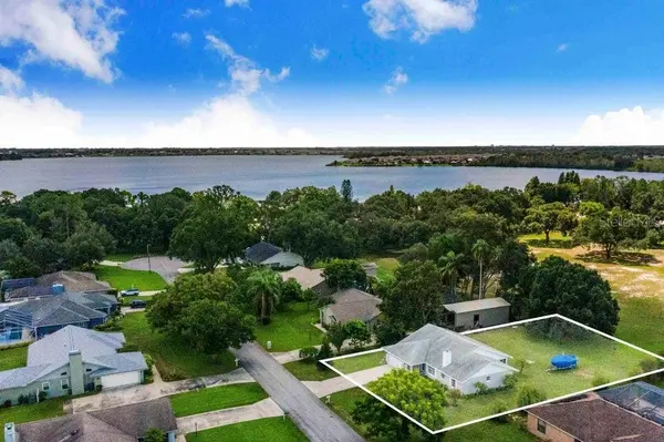 910 LIBERTY LN, Auburndale, FL 33823