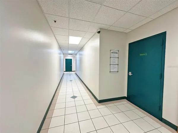 7802 KINGSPOINTE Pkwy #210, Orlando, FL 32819