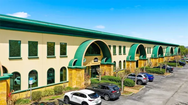 6881 KINGSPOINTE Pkwy #3, Orlando, FL 32819