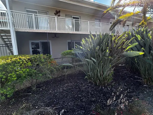 8802 BAY POINTE DR #102, Tampa, FL 33615