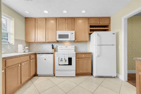 4224 LAKE UNDERHILL RD #8B8, Orlando, FL 32803
