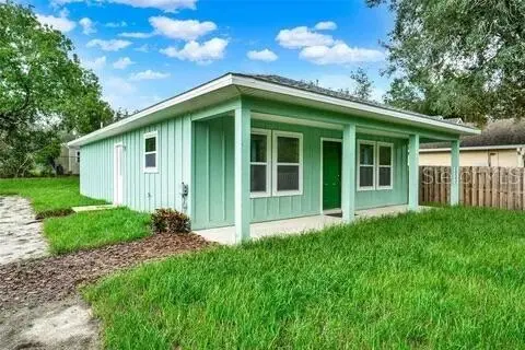40091 OAKRIDGE DR, Lady Lake, FL 32159