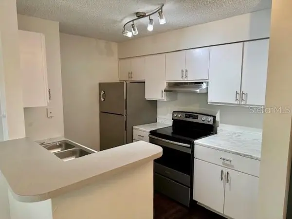 2521 GRASSY POINT DR #101, Lake Mary, FL 32746