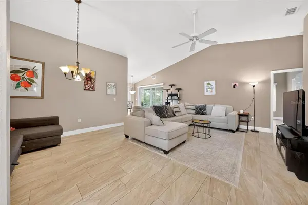 203 ASHLEY LOOP, Davenport, FL 33837